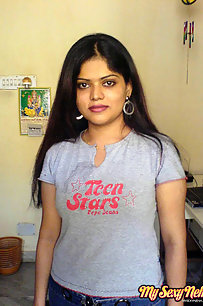 Neha Nair beauty bird from bangalore stripping naked