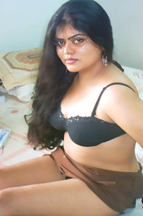 Neha bhabhi in bedroom stripping her brown nighty