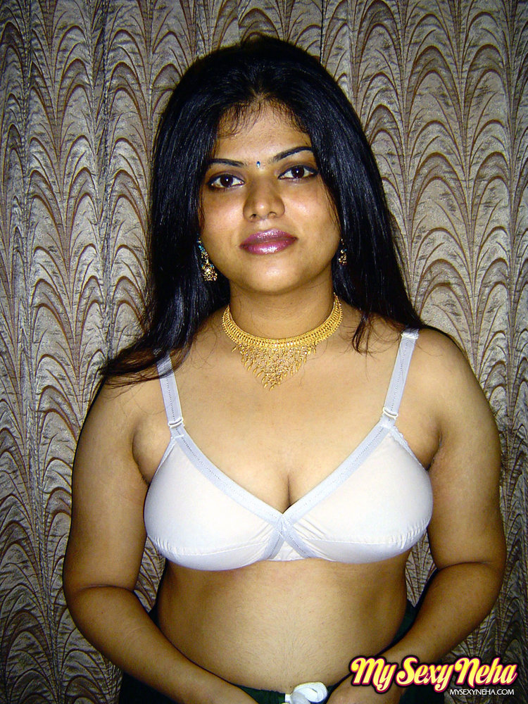 Porn Star Bra In Black - Gorgeous Neha Nair in white bra giving seductive poses and ...