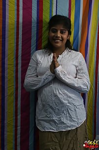 Rupali Indian babe in western skirt stripping naked