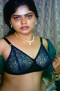 Neha bhabhi in traditional green saree stripping naked