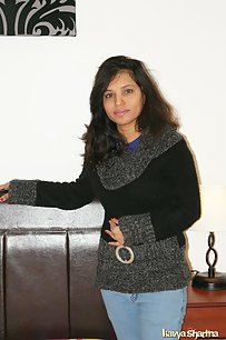 Innocent looking kavya sharma stripping her jeans off