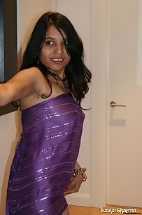 Kavya in her blue jali dar shawl unwrapping herself