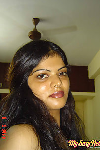 Neha Nair sexy housewife from Bangalore posing