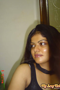 Neha Nair sexy housewife from Bangalore posing