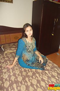 Pregnant Sonia bhabhi in traditional outfits stripping naked