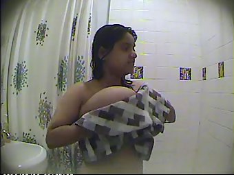 Voyeur Sex Indian Bhabhi Filmed Naked In Shower