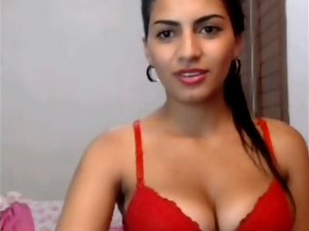 Naughty Indian Girl Seducing Fans With Red Bra On Live Cam