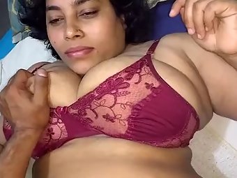 Sexy Indian Bhabhi Missionary Fuck Video Leaked