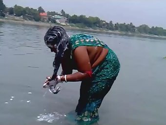 Hot Indian Wife Outdoor Shower Free Video