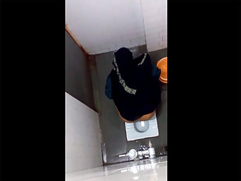 Indian Women Filmed In Toilet Secret Cam