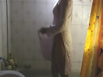 Indian girl meenal sood in shower